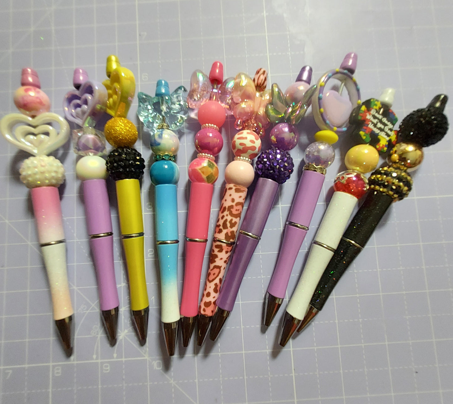 Colorful Beaded Pens with Unique Designs for Creative Writing and Artistic Expression