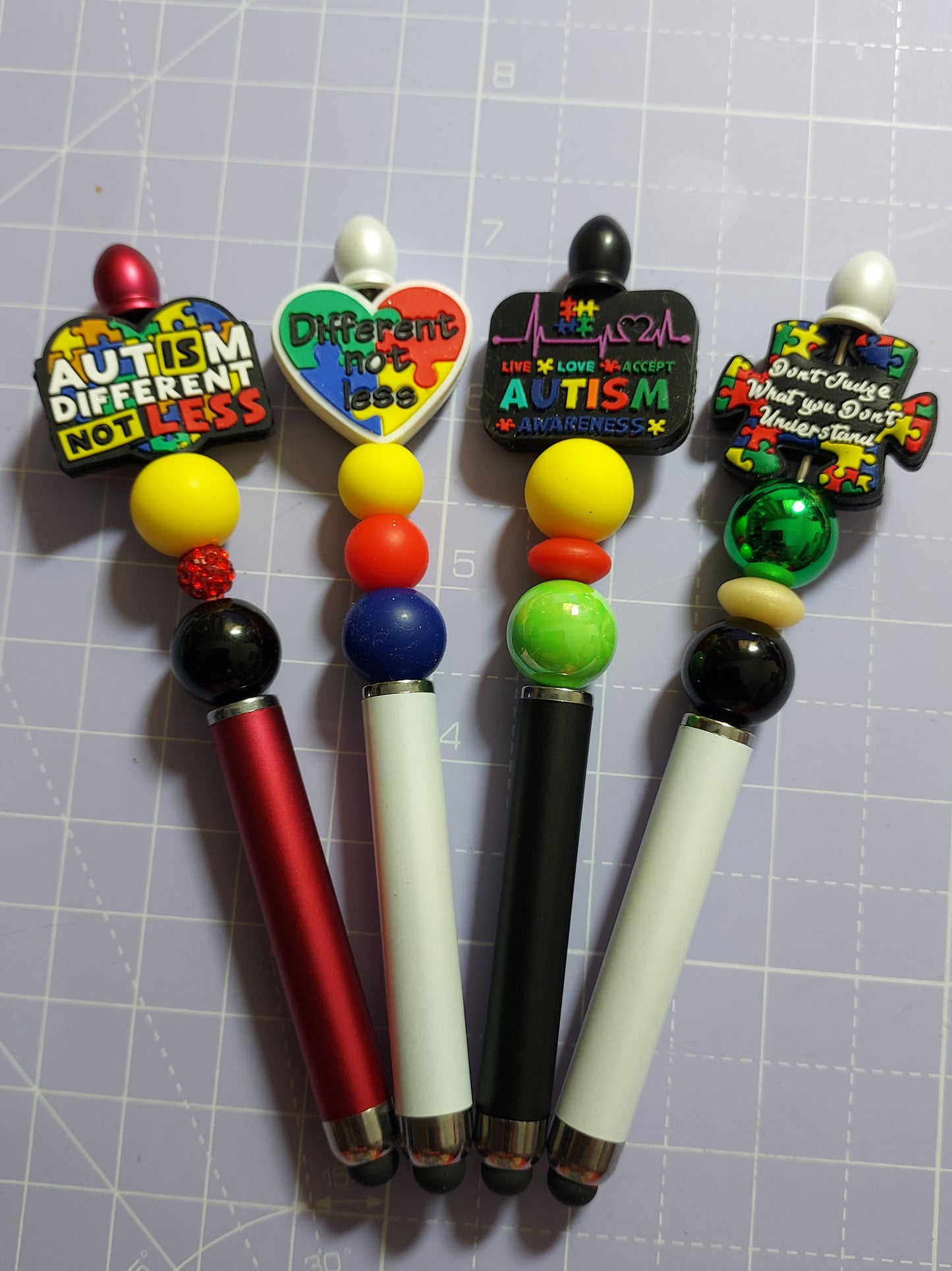 Colorful Beaded Pens with Unique Designs for Creative Writing and Artistic Expression